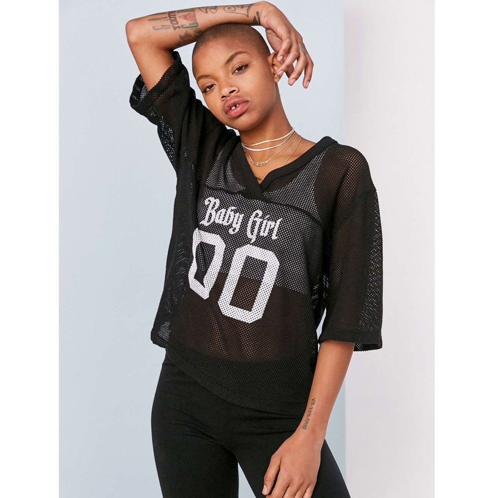 UO Silence + Noise | Baby Girl Crop Mesh Jersey